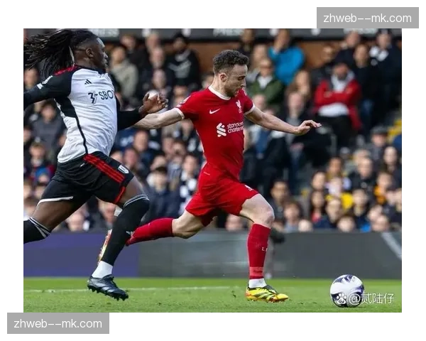 利物浦防守伤病影响不容忽视 关键后卫缺阵导致防线轮换陷入困境